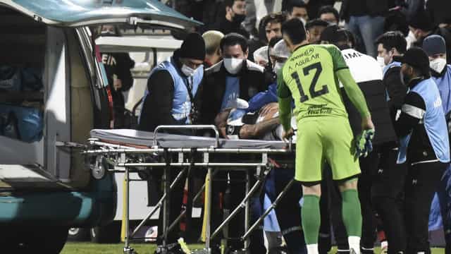 Víctor Salazar, do Olimpia, sofre traumatismo craniano após lance com Arrascaeta