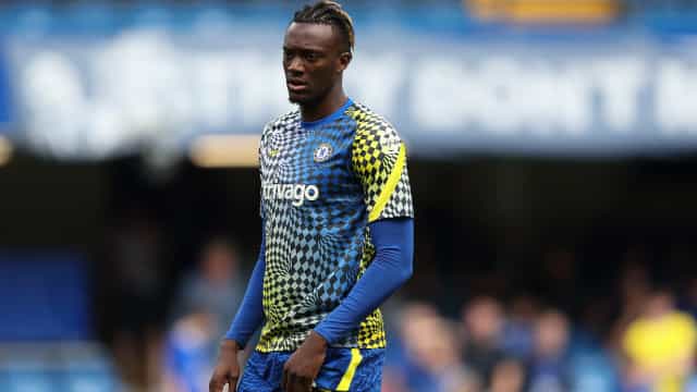 A pedido de Mourinho, Roma contrata o atacante inglês Abraham junto ao Chelsea