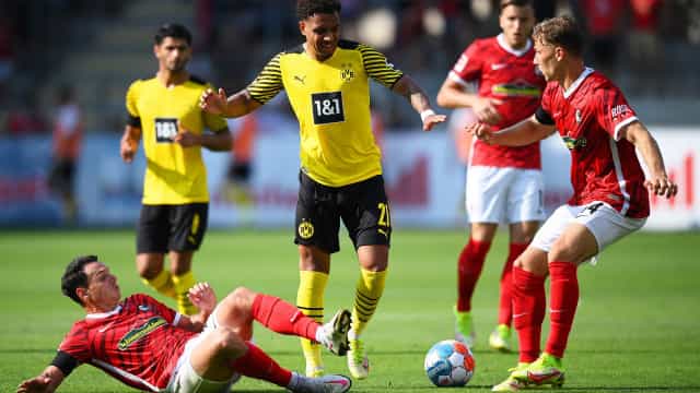Após estreia com goleada, Borussia Dortmund perde para o Freiburg, no Alemão