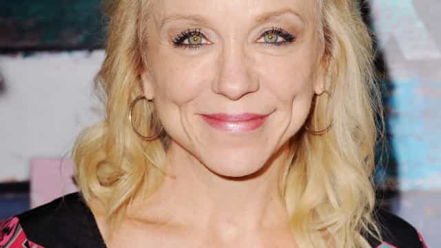 Atriz que ganhou R$ 165 milhões em série dos anos 1990 está falida