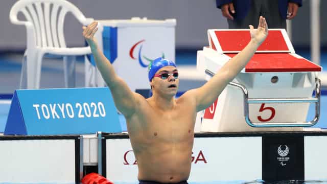 Tóquio: Gabriel Bandeira fatura ouro e Gabrielzinho prata na natação