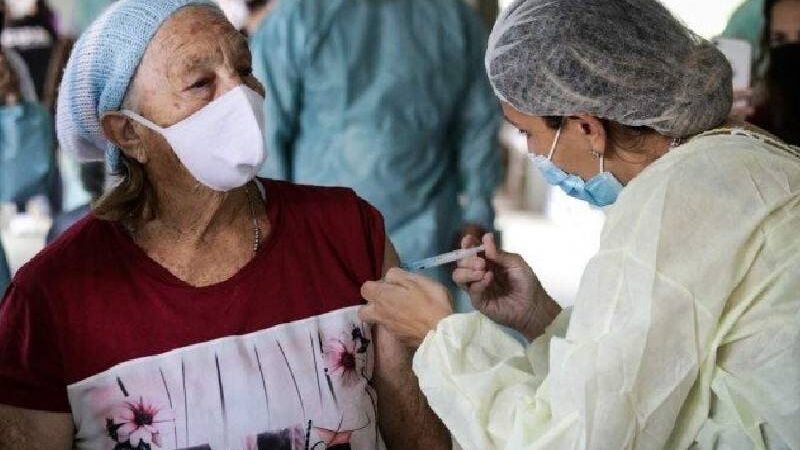 3ª dose da vacina contra covid em idosos será aplicada em setembro no Brasil