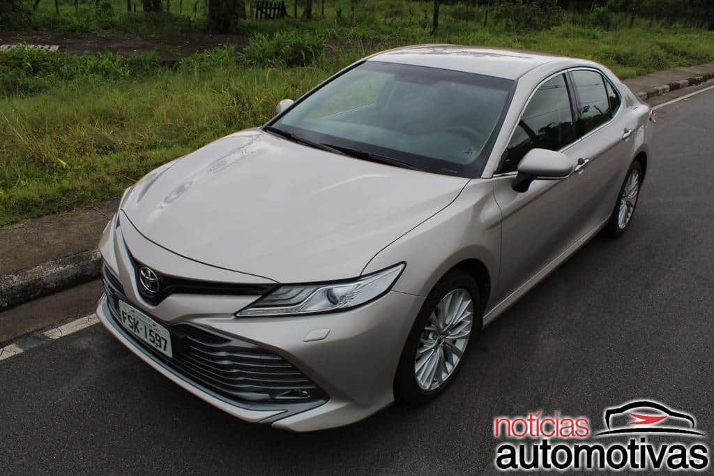 Toyota: Camry e Prius saem do mercado, mas voltam na linha 2022