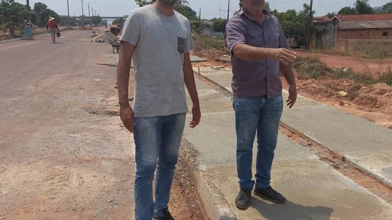 Vereador Visita e fiscaliza as obras de construção da calçada Avenida Lions Club