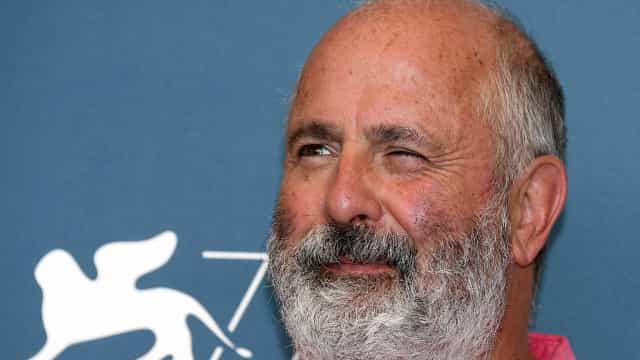 Diretor de ‘Um Lugar Chamado Notting Hill’, Roger Michell morre aos 65 anos