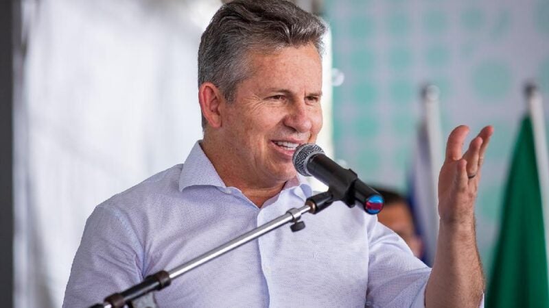 Governador se reúne com autoridades, articula rota aérea e participa de Feira