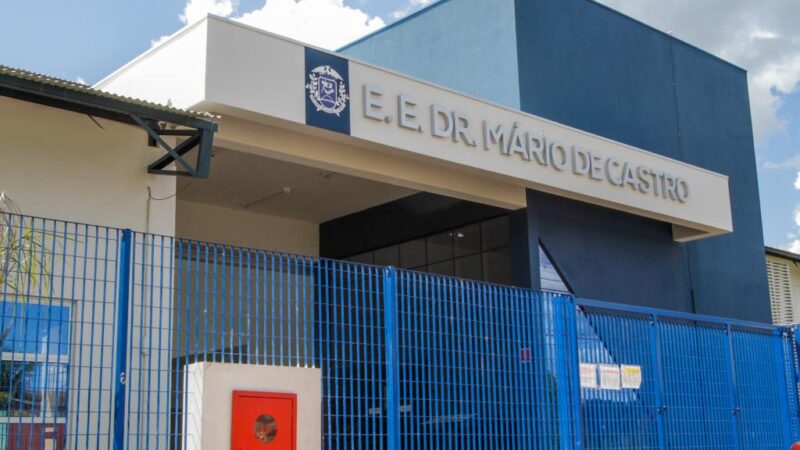 Governador apresenta escola referência no Estado a ministro da Educação