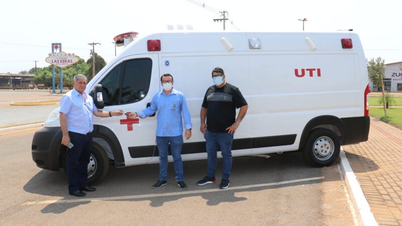 Prefeito de Vera faz entrega de UTI Móvel para a Secretaria de Saúde