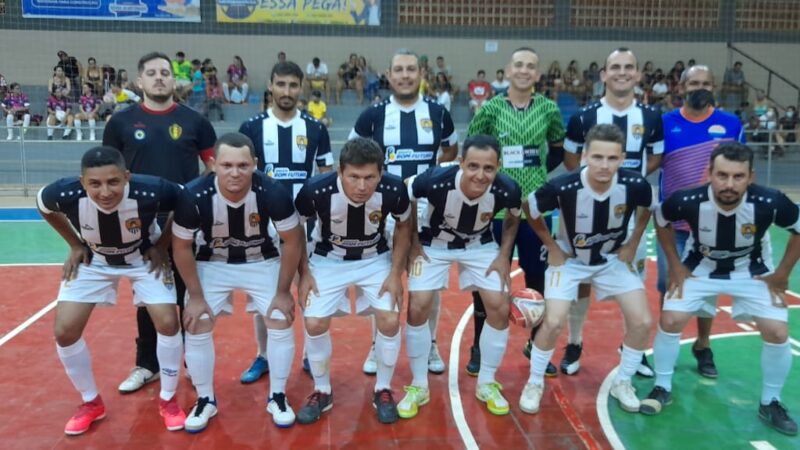 Equipe na Black White vence nas duas categorias no campeonato de futsal de Guarantã do Norte