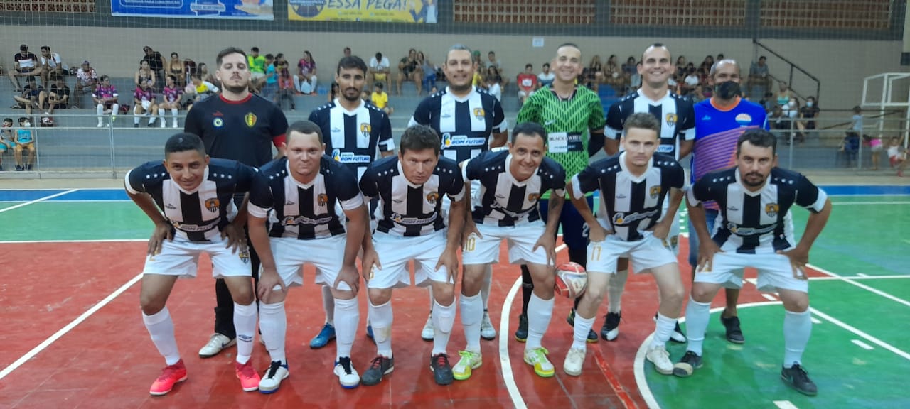 Equipe na Black White vence nas duas categorias no campeonato de futsal de Guarantã do Norte