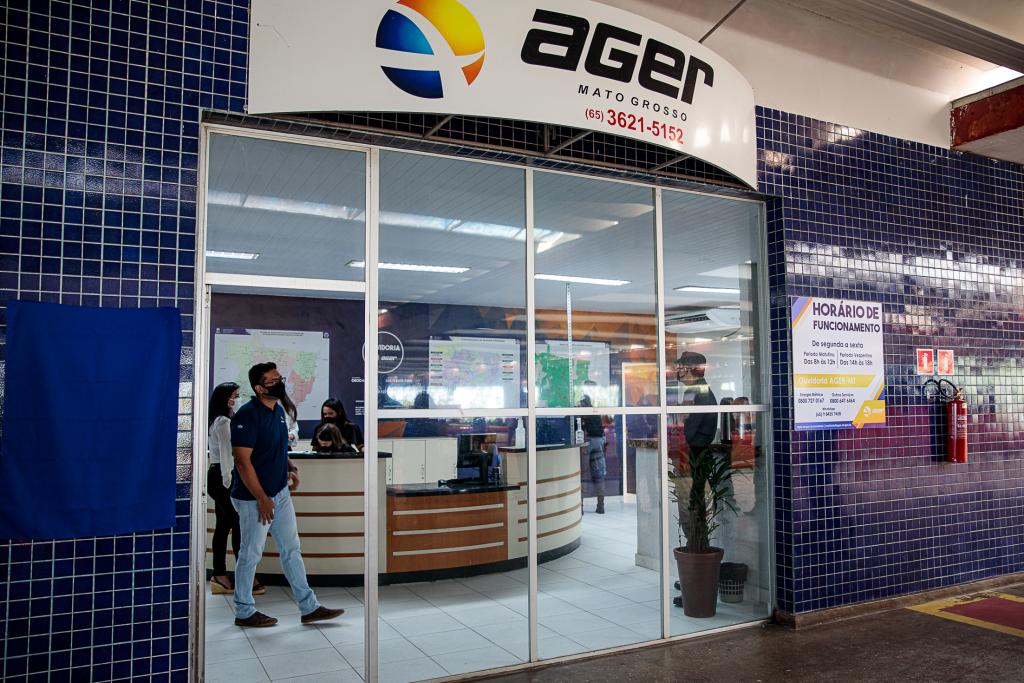 Ager ouve população sobre serviços públicos em Sinop