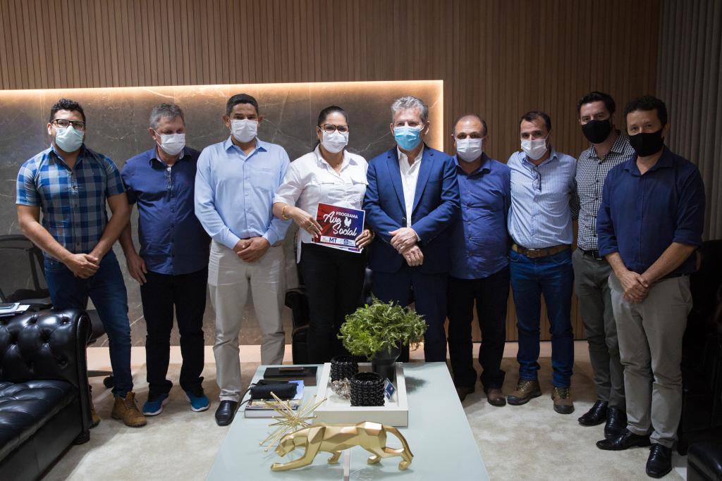 Governo e Prefeitura de Primavera vão montar estrutura para levar carne de frango a famílias carentes