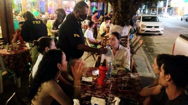 PRF realiza juntamente com DETRAN, PMMT e PJC ação educativa em Guarantã do Norte/MT