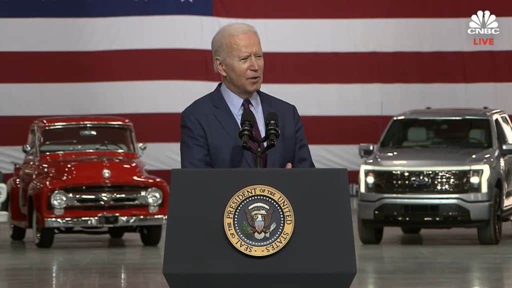 Tesla acusa Ford de lobby no bônus sindical de US$ 4.500 para EV