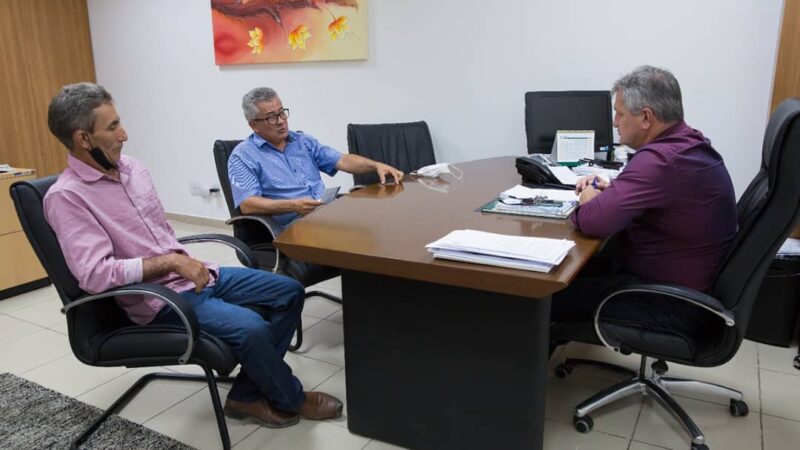 Vereadores ZIlmar e Demilson da Páscoa participam de reunião na SEAF em busca de demandas