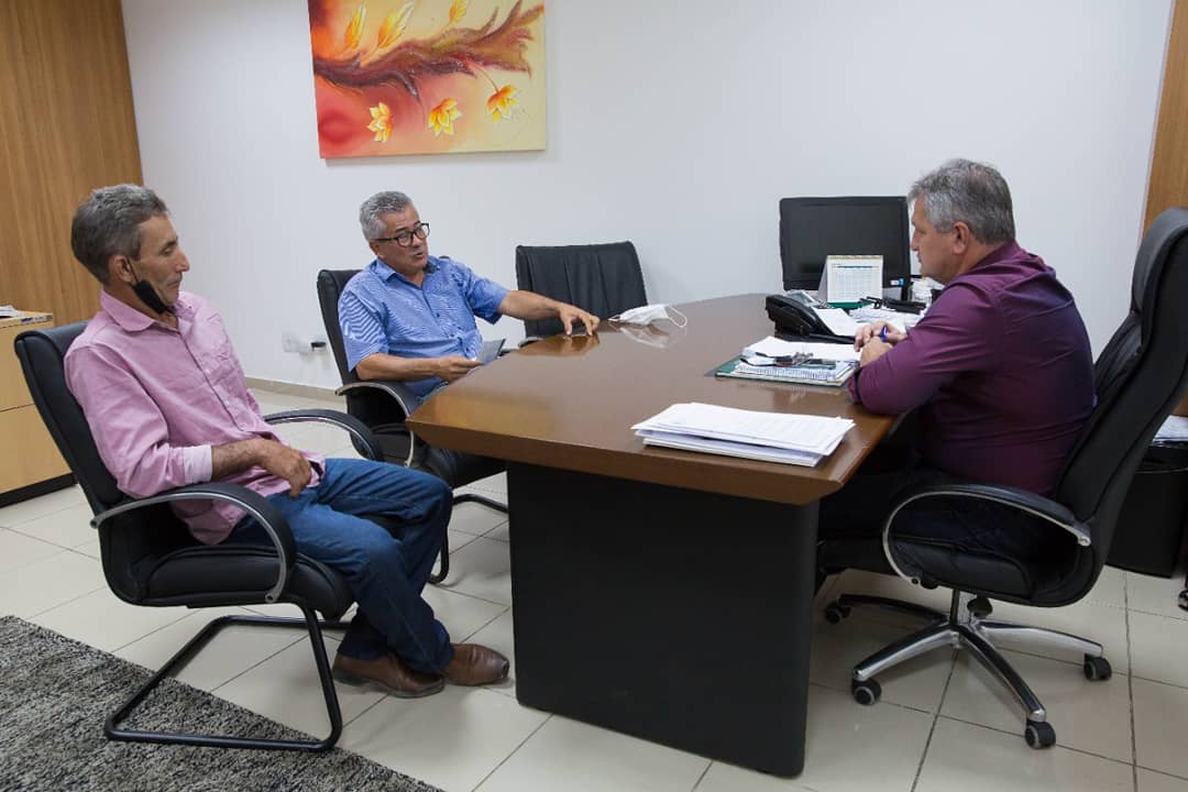 Vereadores ZIlmar e Demilson da Páscoa participam de reunião na SEAF em busca de demandas