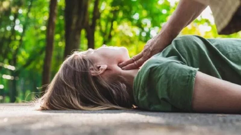 Mulher é ressuscitada após 45 minutos morta clinicamente