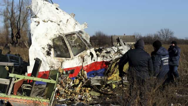 Famílias das vítimas do voo MH17 acusam a Rússia de mentir