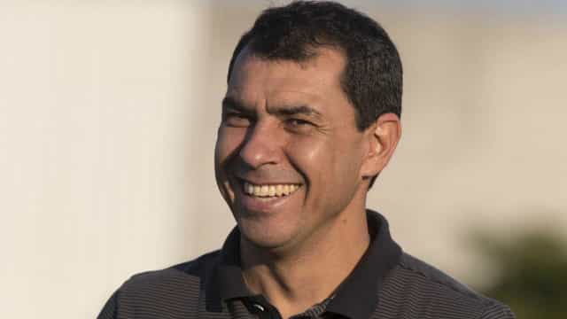 Apresentado, Carille diz que o Santos tem de pensar alto e faz elogios ao elenco