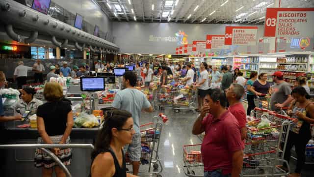 Inflação acumulada em 12 meses passa de 10% em oito capitais