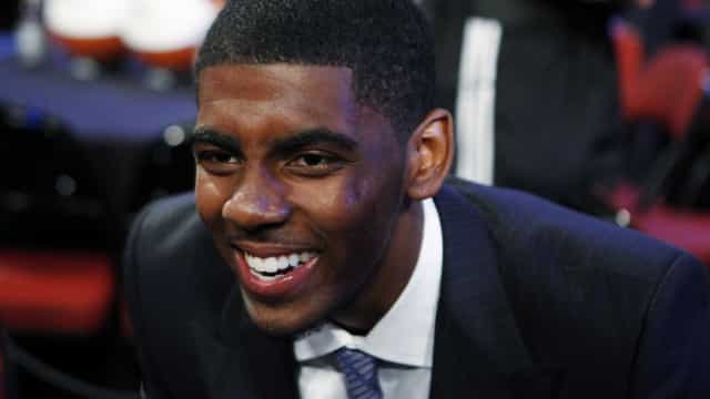 Ex-terraplanista, astro da NBA agora defende teoria conspiratória antivacina