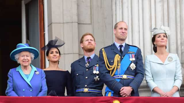 Harry e Meghan Markle unem-se com a família real para projeto ‘histórico’