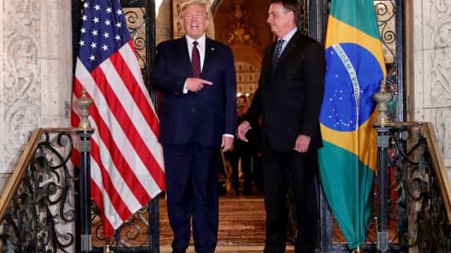Trump diz que adora Bolsonaro e elogia ‘trabalho duro’ dele