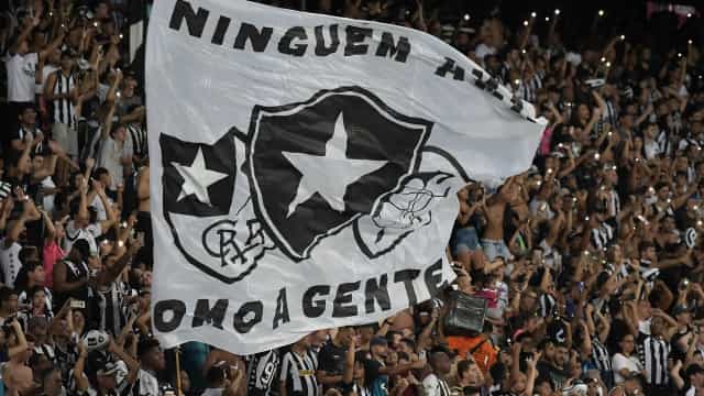 Botafogo joga mal, empata com Vitória e fica a cinco pontos do Coritiba