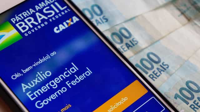 Trabalhadores nascidos em maio podem sacar auxílio emergencial