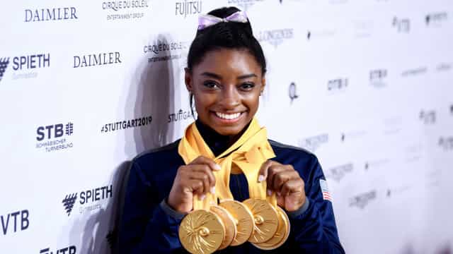 ‘Não consigo ouvi-los com minhas 7 medalhas’, diz Simone Biles ao responder haters
