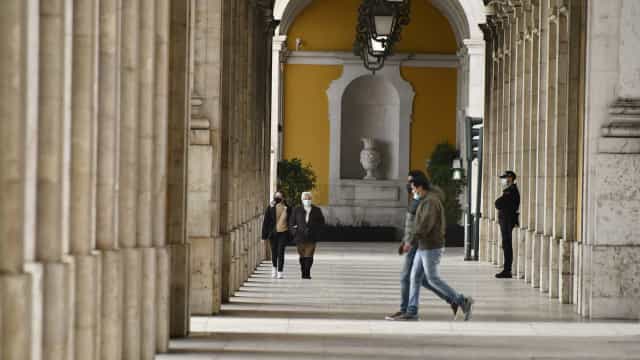 Outubro: Portugal anuncia volta de bares e discotecas em reabertura total