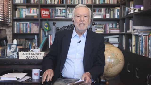 CNN Brasil demite Alexandre Garcia por defesa do kit Covid