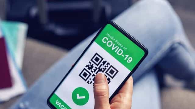 Após ‘passaporte de vacina’, número de faltosos da segunda dose cai 40% no Rio
