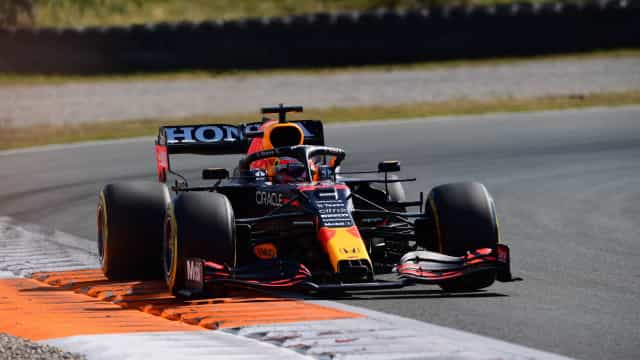 Com bela festa, Verstappen crava pole na Holanda e pode voltar à liderança na F1