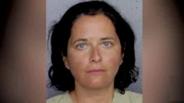 Atrasada para voo, mulher faz uma falsa ameaça de bomba