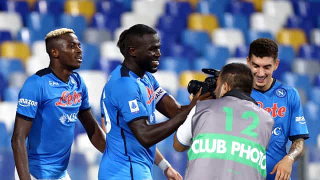 Napoli busca virada nos últimos minutos e mantém jejum da Juventus no Italiano