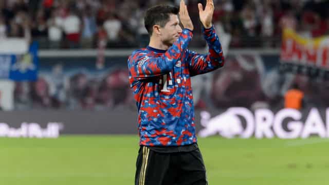 Lewandowski marca, fica perto de novo recorde e ajuda Bayern a golear RB Leipzig