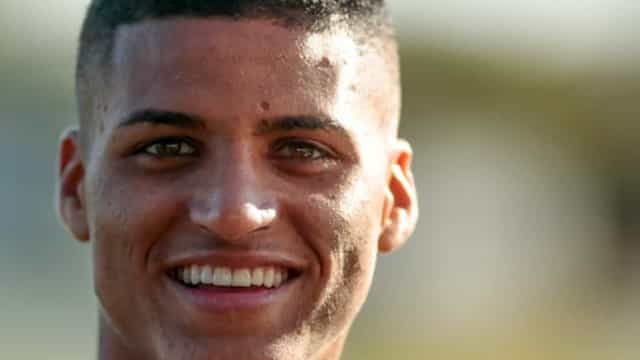 Corinthians empresta Rodrigo Varanda ao São Bernardo
