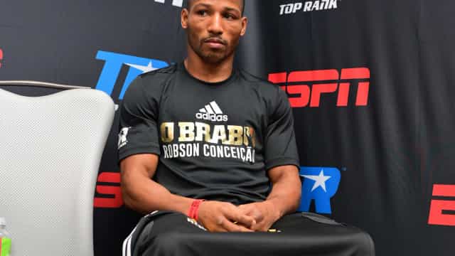 Robson Conceição reclama com Conselho e pede revanche após derrota contestável