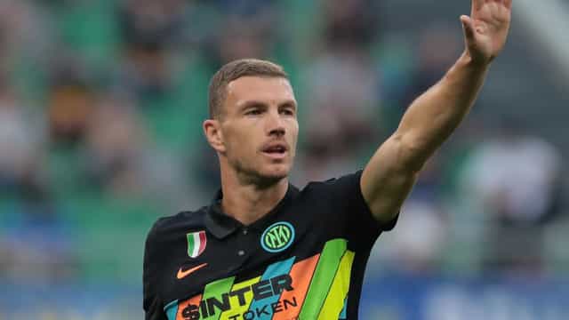 Dzeko faz 2, Inter arrasa o Bologna e mostra que segue forte após saída de Lukaku