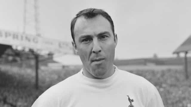 Lenda e maior artilheiro do futebol inglês, Jimmy Greaves morre aos 81 anos
