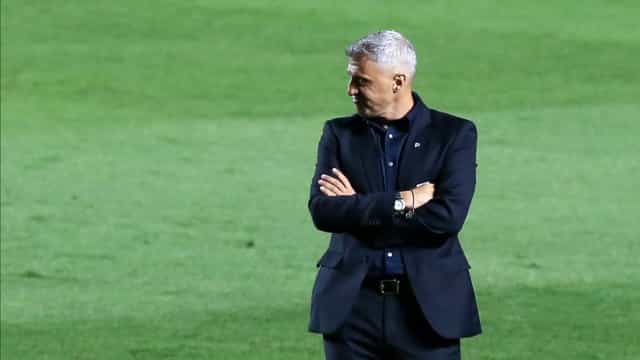 Hernán Crespo pede calma com Calleri: ‘Sem condições de ser titular’