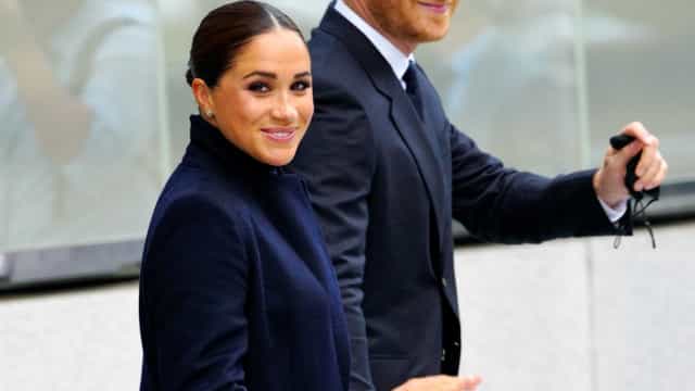 Meghan Markle é quem "mais fala" em encontro. Harry ficou "entediado"