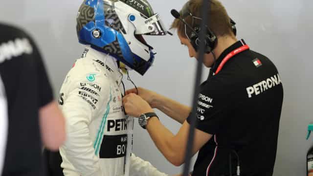 Bottas lidera dobradinha da Mercedes em treino livre na Rússia; Verstappen em 3º
