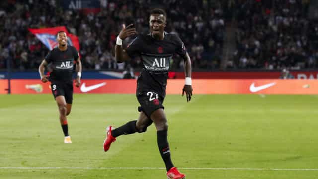 Sem Messi e com assistência de Neymar, PSG vence o oitavo jogo seguido no Francês