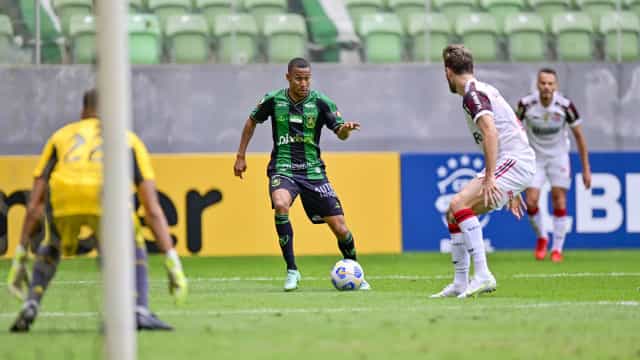Michael faz golaço pelo Fla, mas América-MG busca empate nos acréscimos