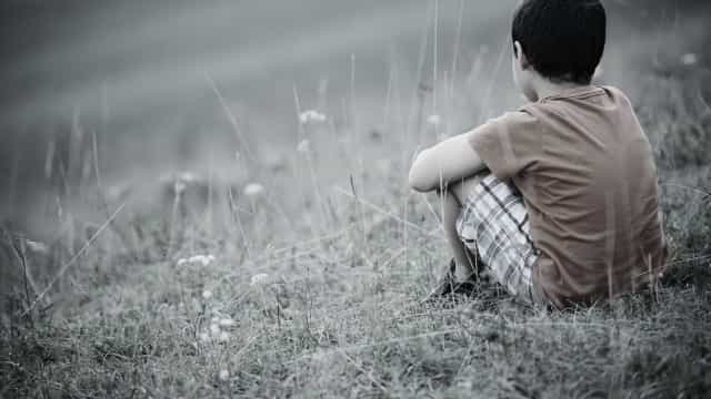 Família acusa professora de agredir criança e trancá-la em banheiro em SP