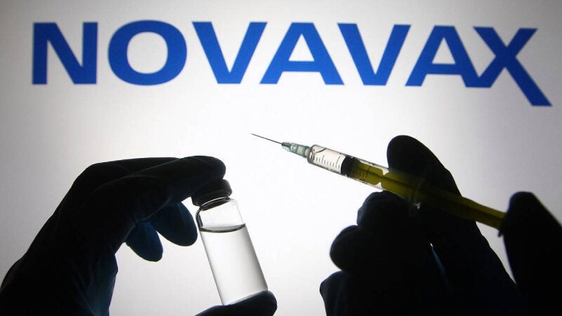 Começam testes de vacina combinada contra covid-19 e gripe