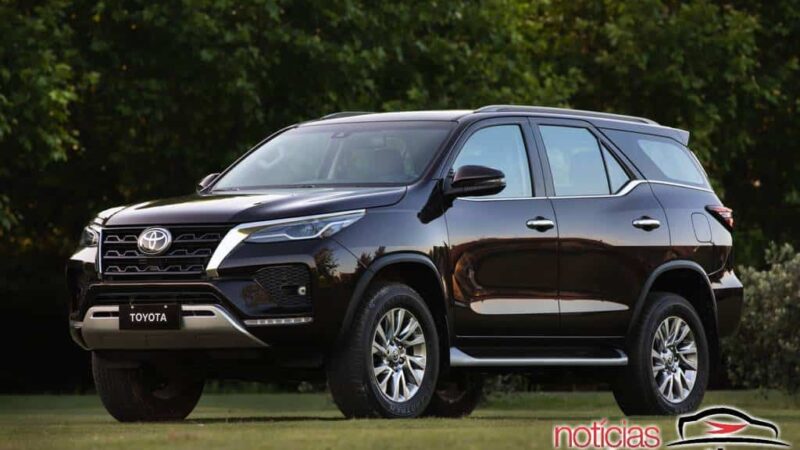 Toyota Hilux e SW4 ganham aumento de quase R$ 10 mil em setembro