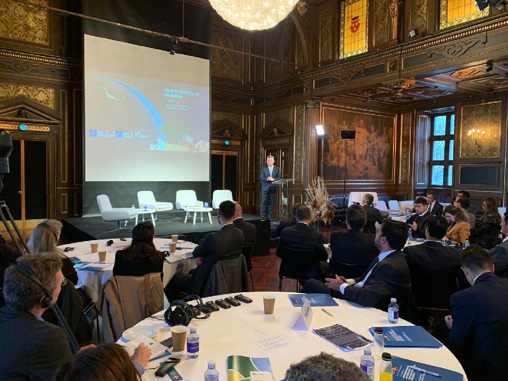 Em mensagem a investidores e ambientalistas, governador afirma: MT é o lugar do planeta que mais produz alimento e respeita o Meio Ambiente